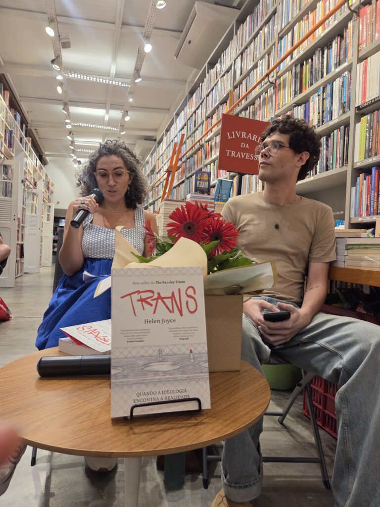 Clarice Saadi e Pedro Henrique Bezerra no evento de lançamento do livro 